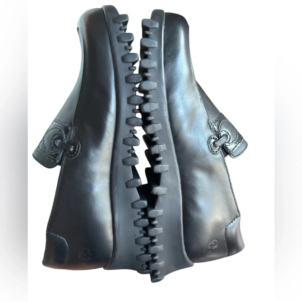 elephanten black leather